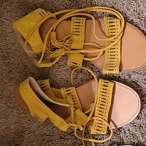 Summer Shoe Bundle - 6 pairs ALL INCLUDED - Picture 4 of 7